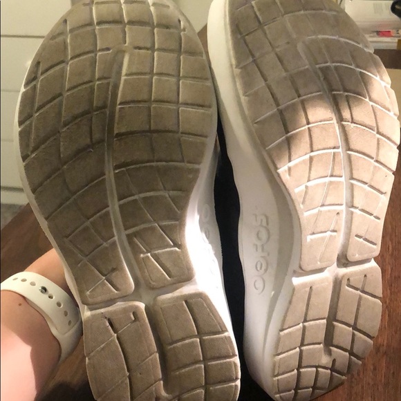 Oofos - Picture 3 of 4